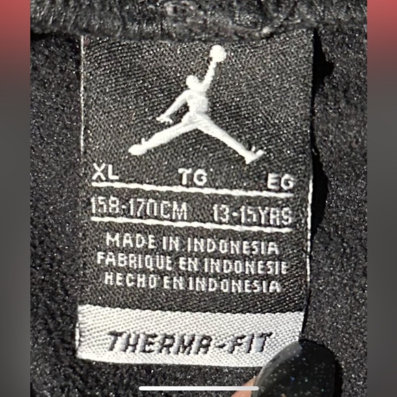 Bundle of kids used clothes size 13-15 boys tees tank and trackpants streetwear - Picture 2 of 10